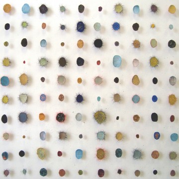 XXX_MARIAN-BIJLENGA-sampler-dots-zeeland-2009-100x100cm