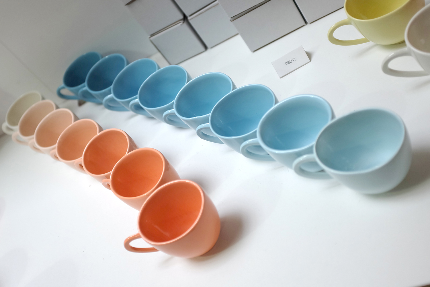 a4_mdy_minjijung_ceramics_manufactured_colors